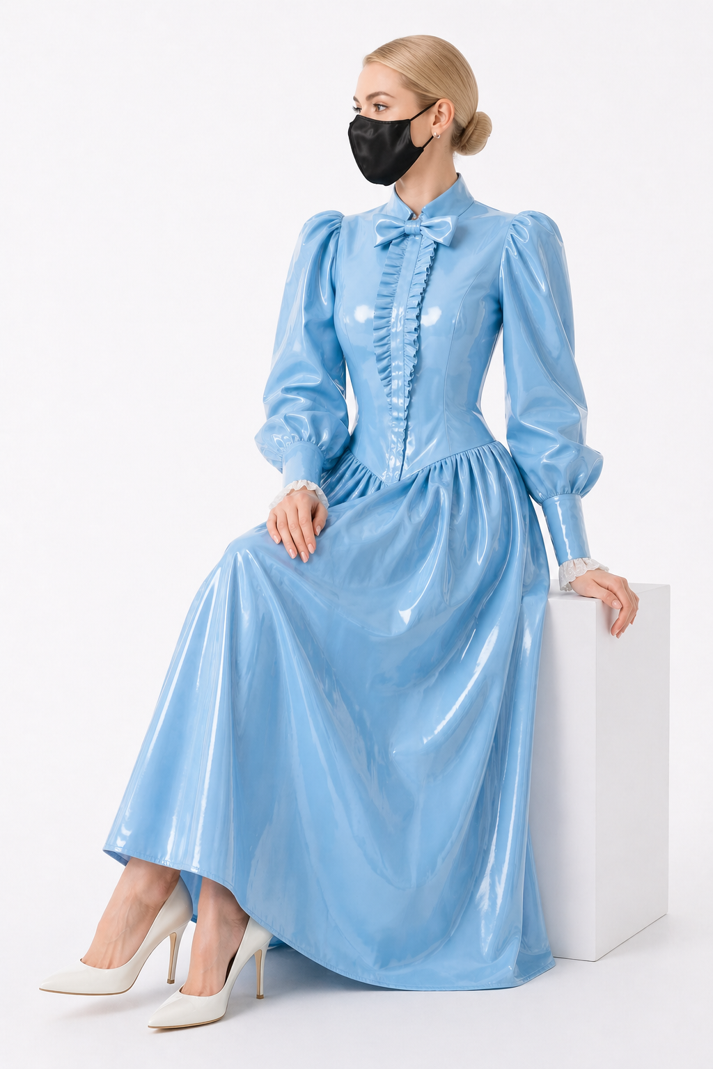 Ensemble blouse et jupe de soubrette en PVC fin bleu ciel – Fermeture éclair au dos verrouillable, deux pièces G4121